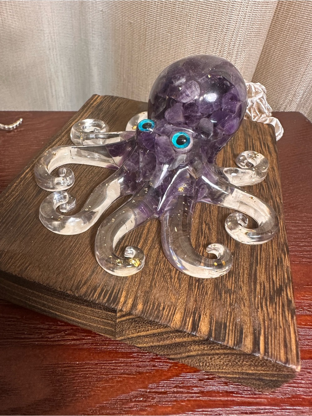Resin and Amethyst Crystal Chips Octopus Figure - Picture 3 of 12